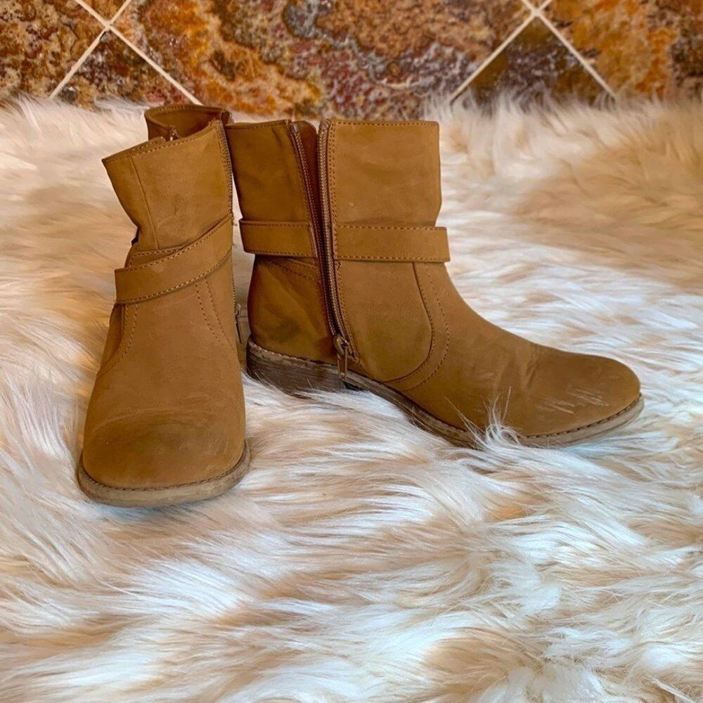 ALDO Buckle And Zip Detail Flat Boots Camel Color Size 37.5
